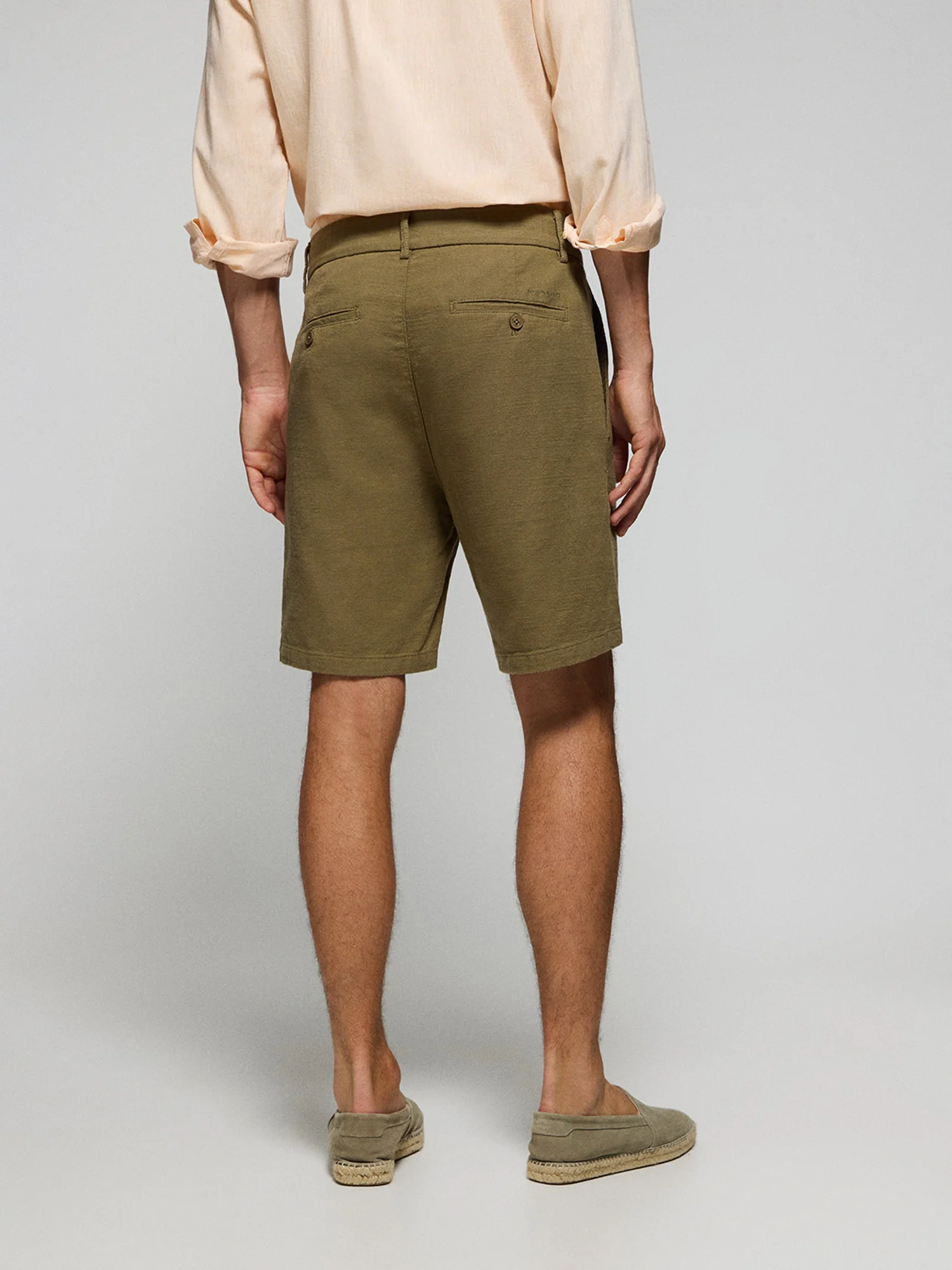 Pantalón corto Bali de lino y algodón color verde caqui con detalles bordados Polo Club - Image 4