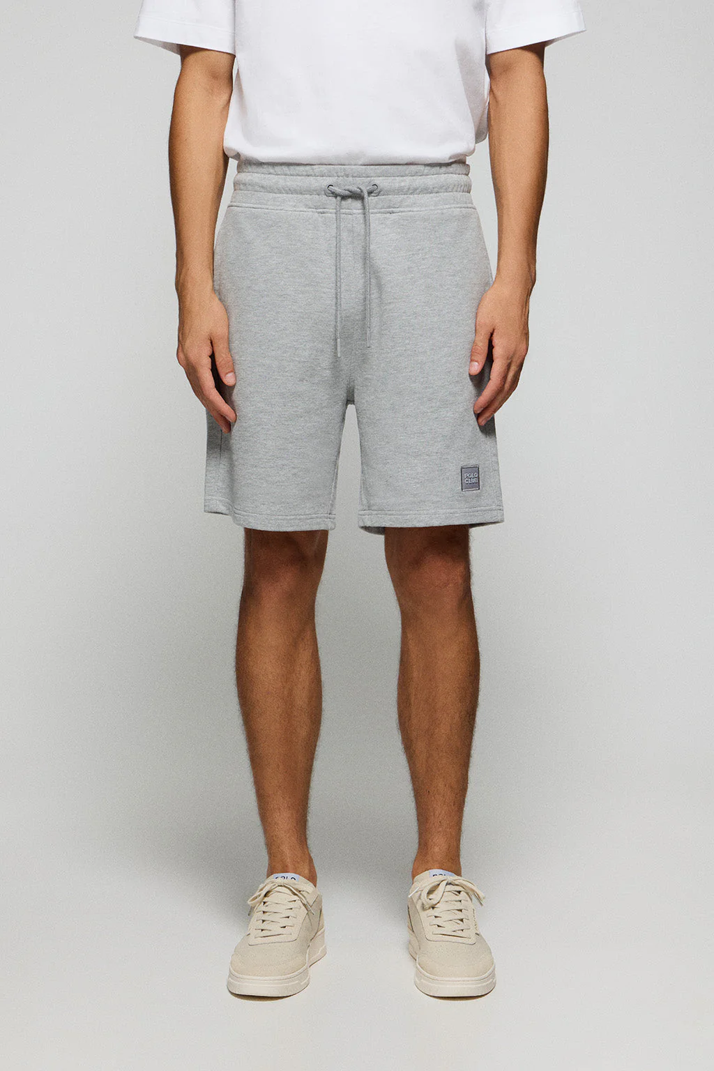 Bermuda Jonas gris vigoré de algodón y patrón relaxed fit con parche en sarga engomado Polo Club - Image 2