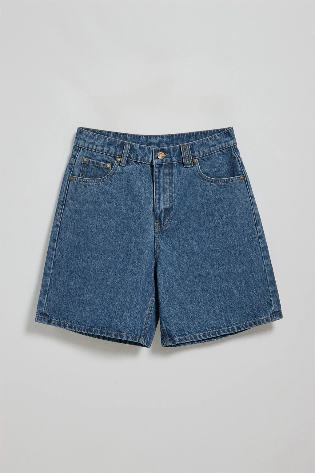 Pantalones cortos vaqueros Juno con logo bordado - Image 9