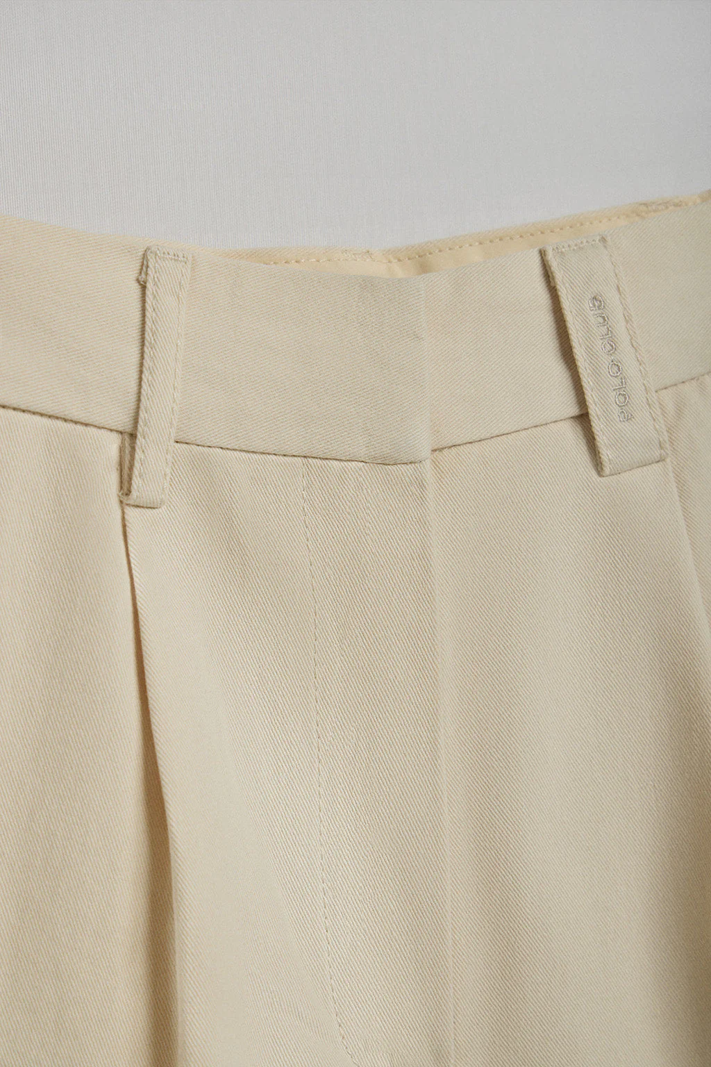 Pantalón corto de sarga Menfis color arena con detalles Polo Club - Image 7