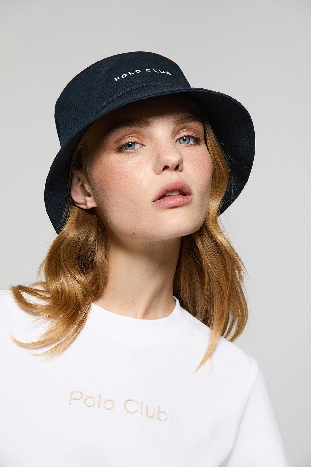 Sombrero bucket azul marino con logo bordado minimal Polo Club - Image 9