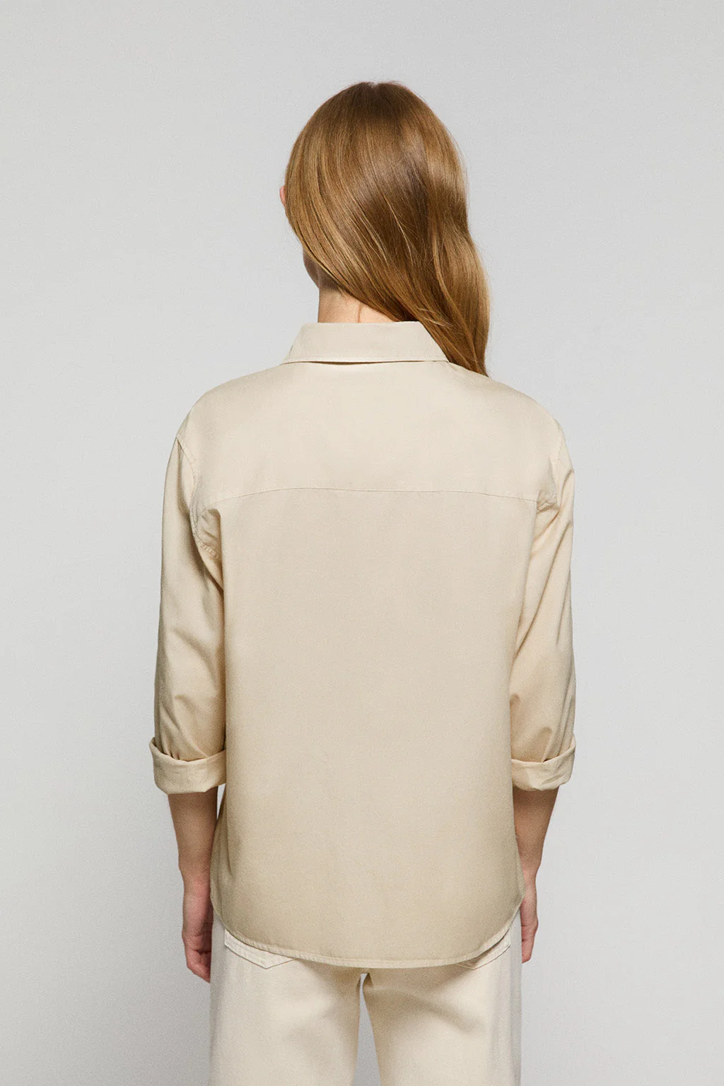 Camisa loose fit color arena con bolsillos y detalle Polo Club - Image 5