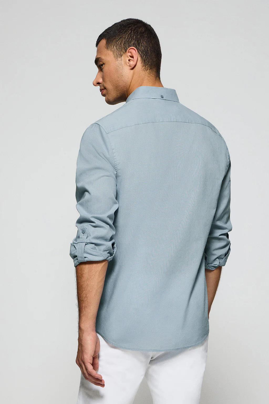 Camisa azul celeste de lino y algodón regular fit con logo bordado - Image 6