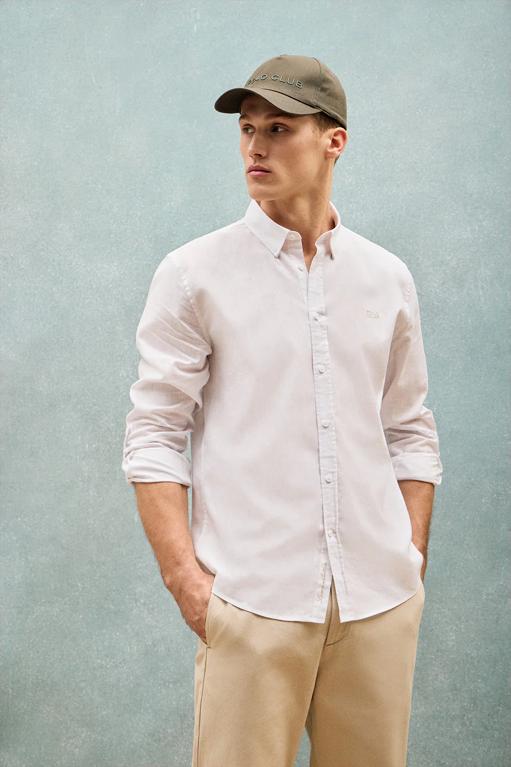 Camisa blanca de lino y algodón regular fit con logo bordado - Image 6