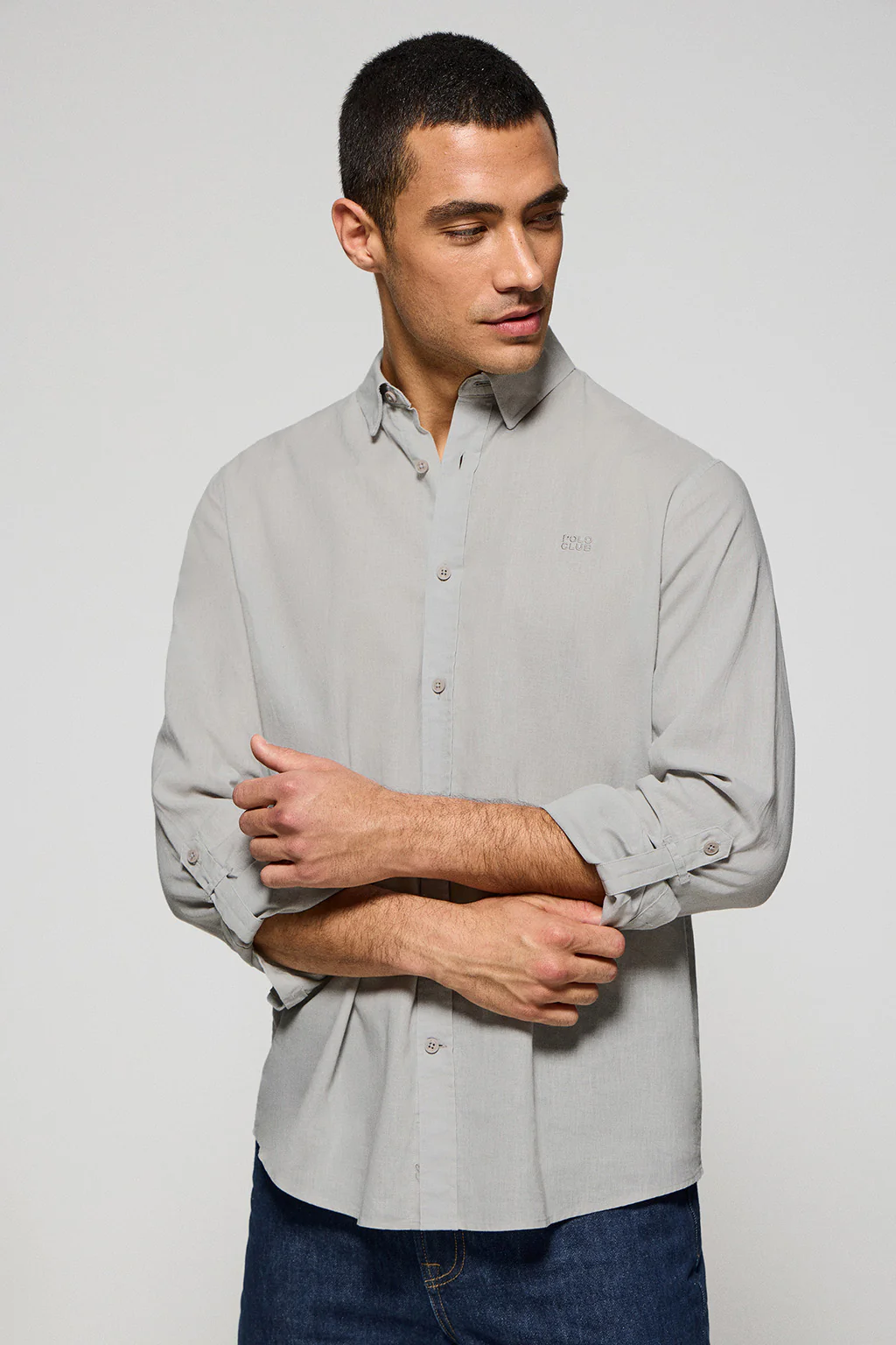 Camisa gris de lino y algodón regular fit con logo bordado