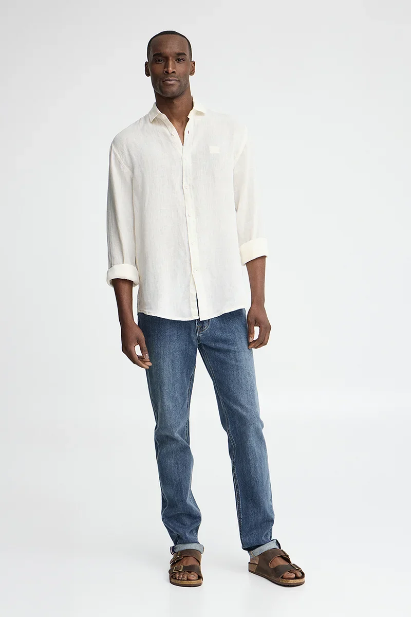 Camisa blanca de lino de corte regular con bordado Polo Club - Image 4