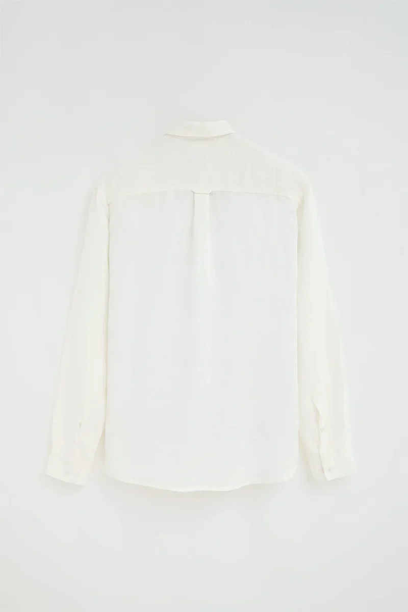 Camisa blanca de lino de corte regular con bordado Polo Club - Image 8
