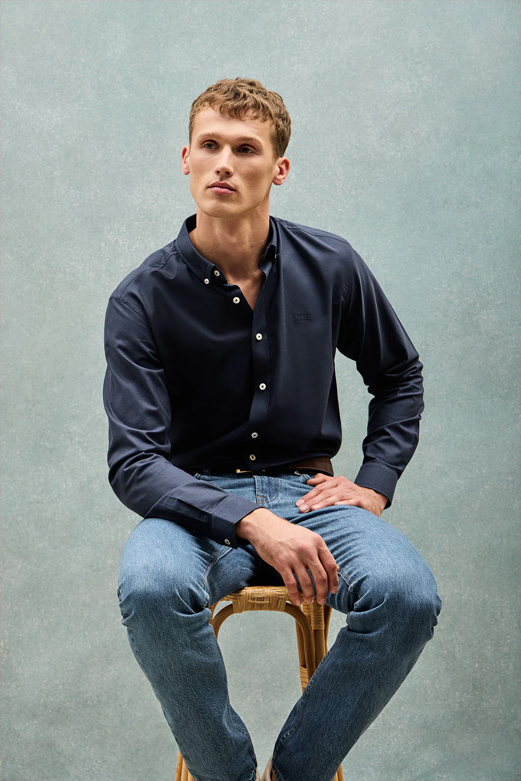 Camisa lisa oxford azul marino con logo bordado Polo Club - Image 4
