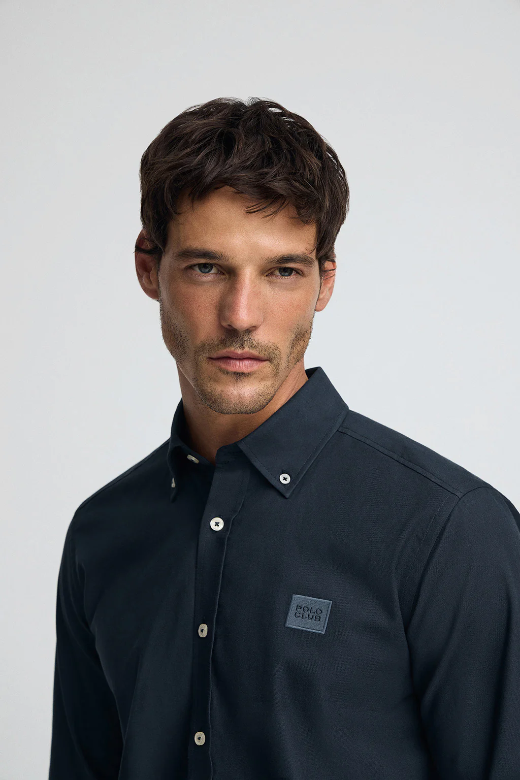 Camisa azul marino de corte regular y cuello abotonado con logo Polo Club - Image 3