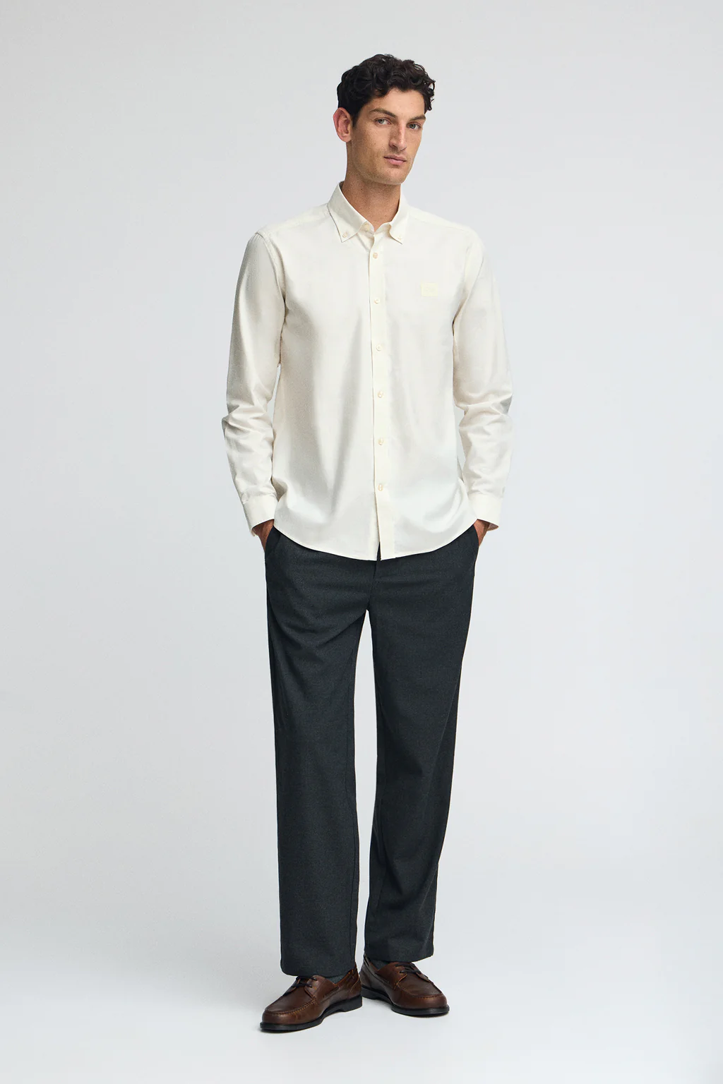 Camisa color crudo de corte regular y cuello abotonado con logo Polo Club - Image 3