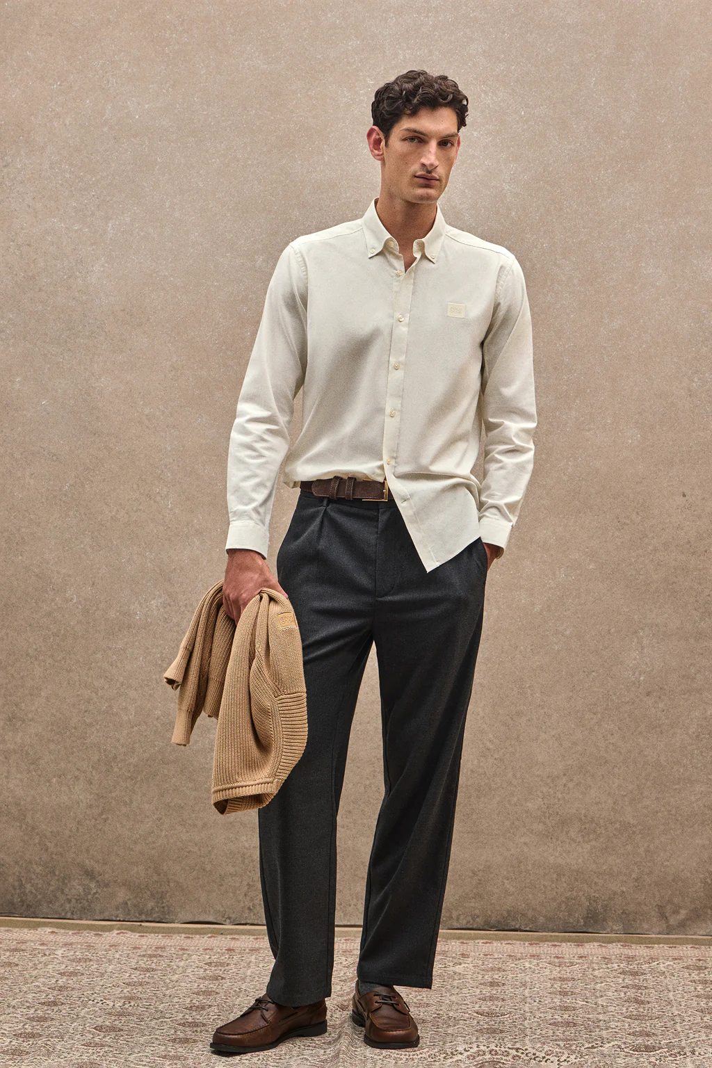 Camisa color crudo de corte regular y cuello abotonado con logo Polo Club - Image 4