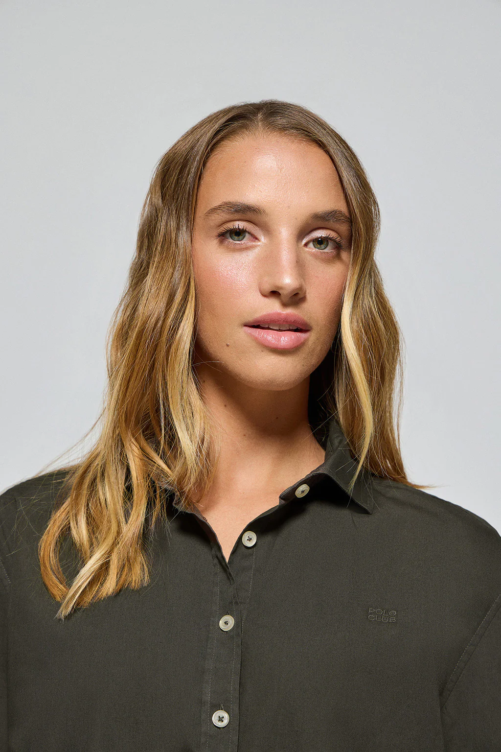 Camisa loose fit verde con logo block Polo Club - Image 2