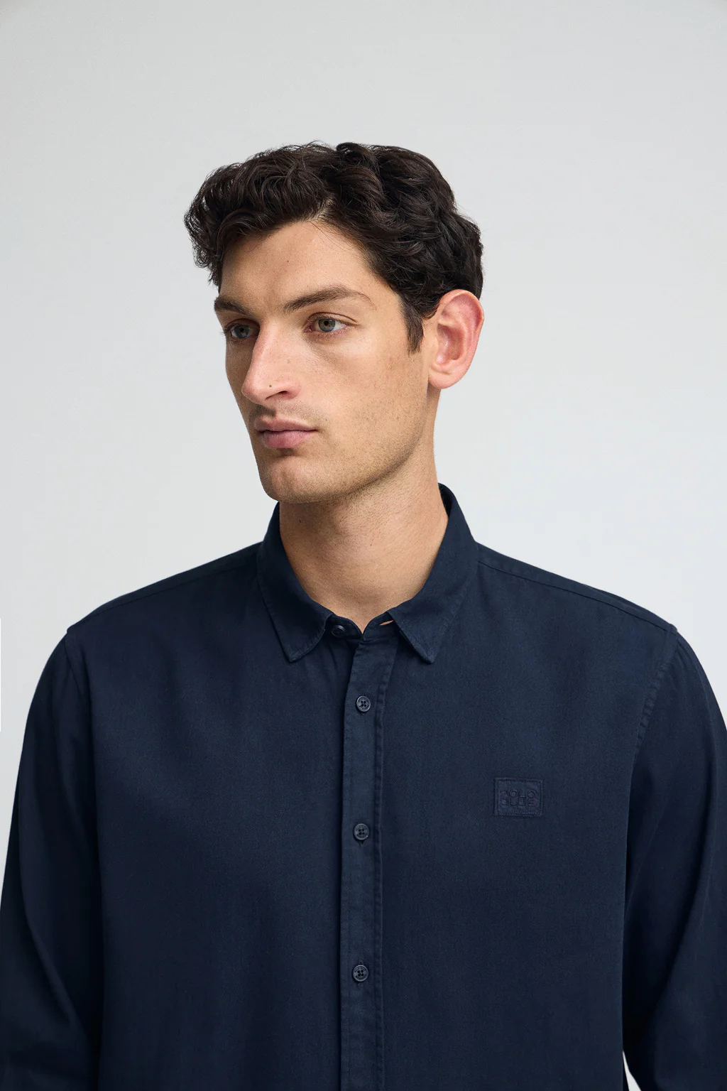 Camisa azul marino de corte regular con logo Polo Club - Image 3