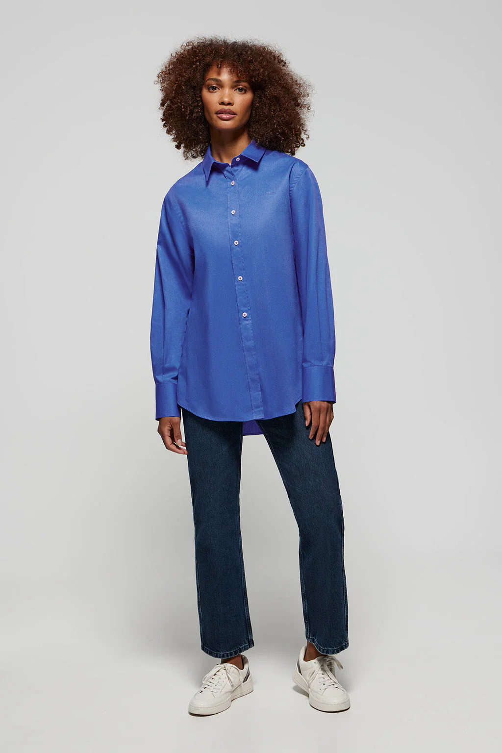 Camisa Cape azul royal oversize con bordado minimal Polo Club - Image 3