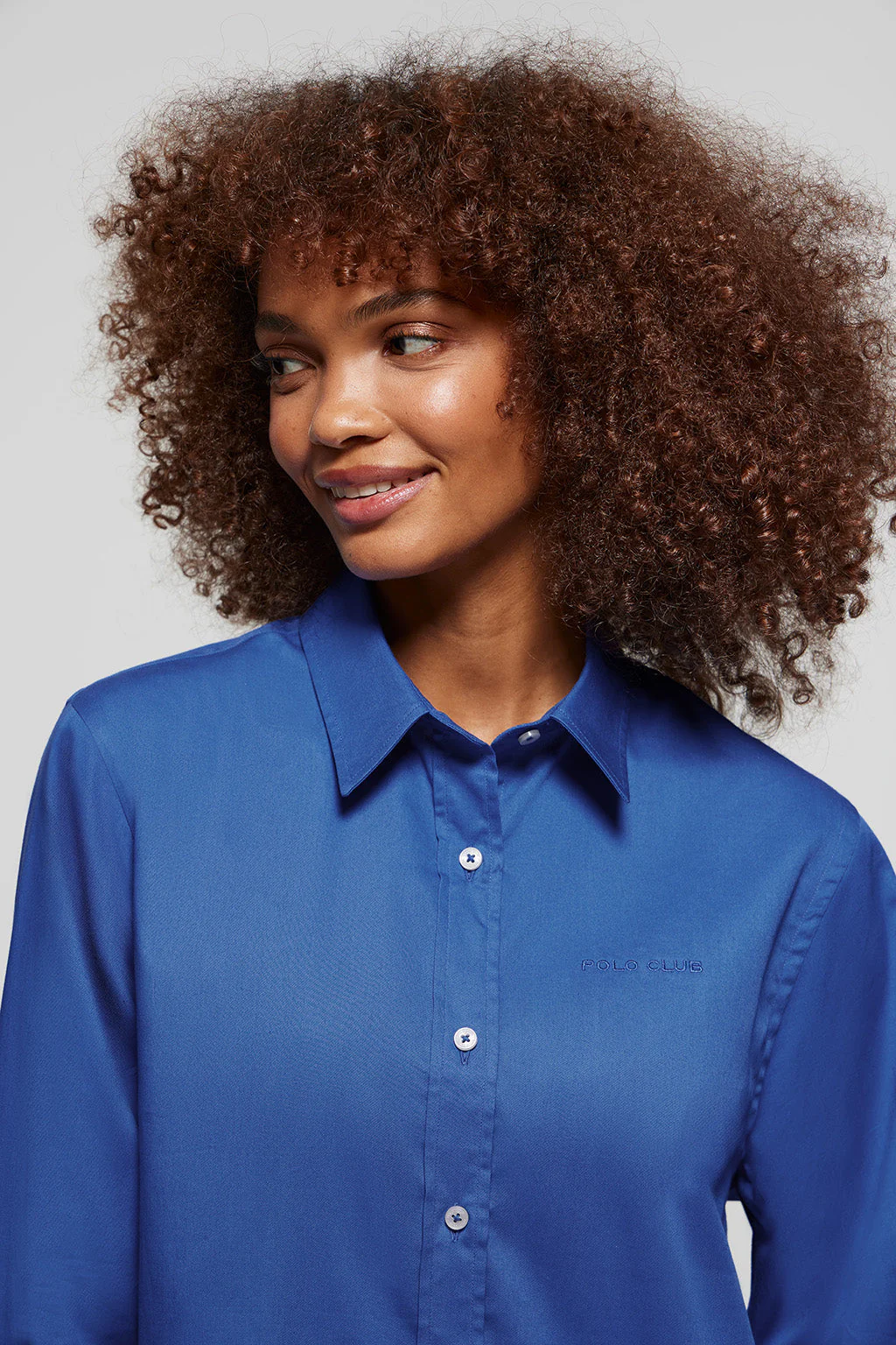 Camisa Cape azul royal oversize con bordado minimal Polo Club - Image 4