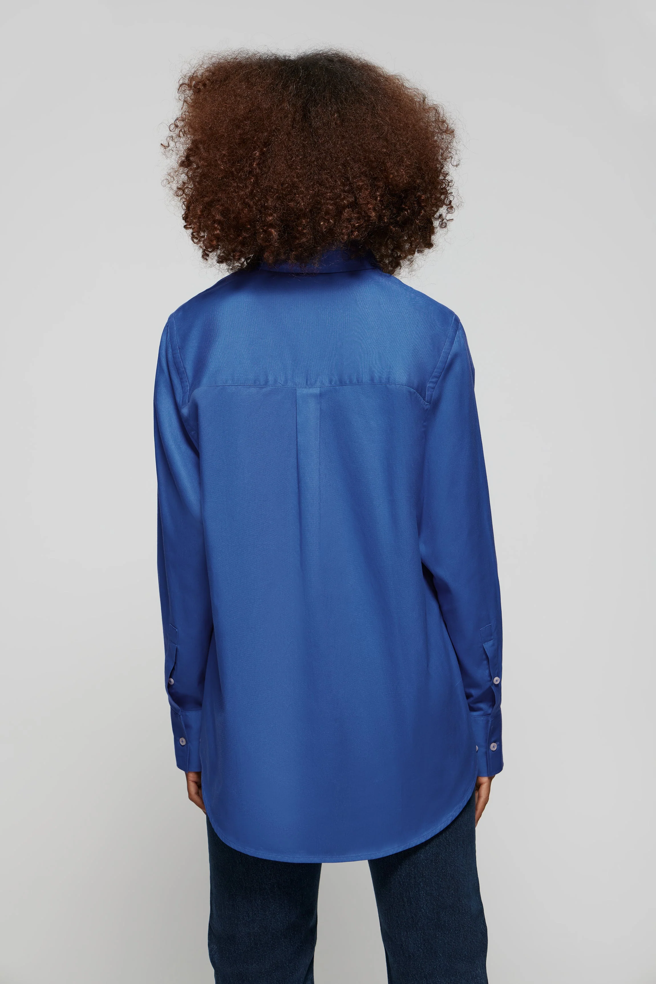 Camisa Cape azul royal oversize con bordado minimal Polo Club - Image 6