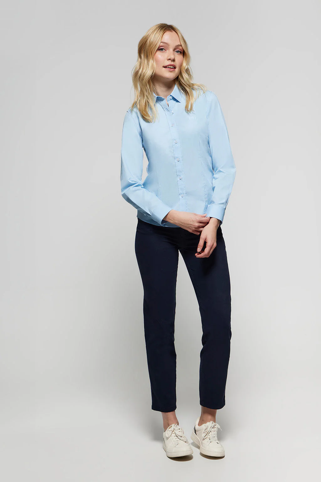 Camisa azul celeste Slim fit de popelín con logo - Image 3