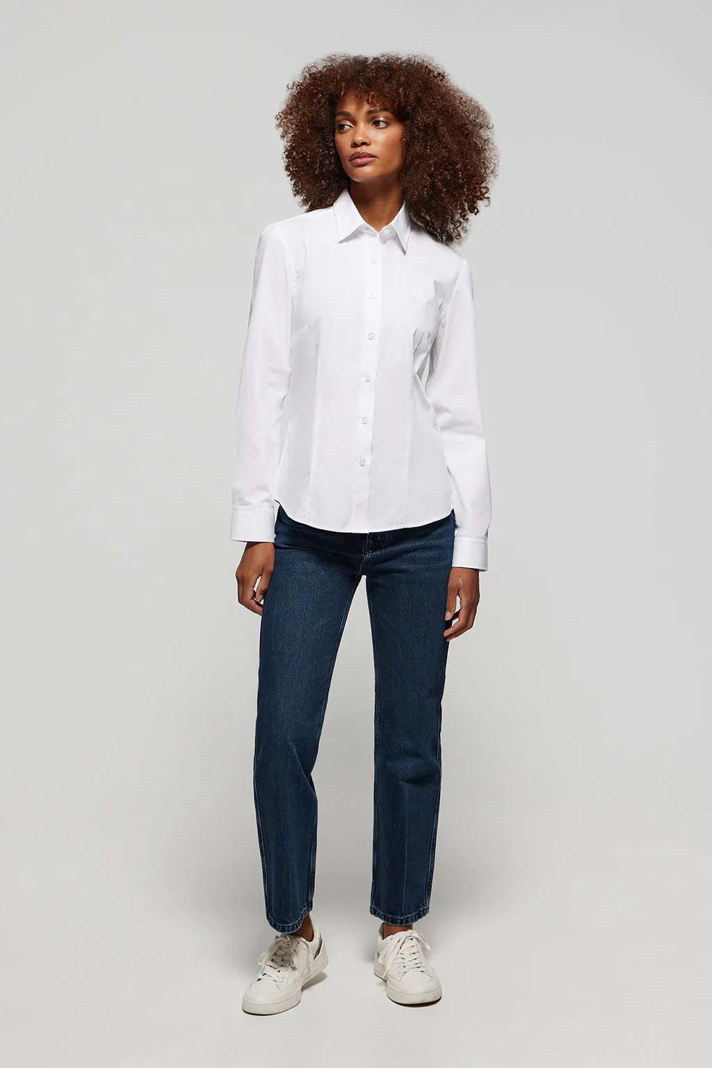 Camisa blanca Slim fit de popelín con logo - Image 4