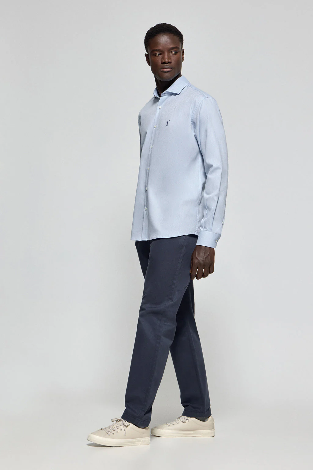 Camisa Cornell microestructura azul celeste con bordado Rigby Go - Image 3