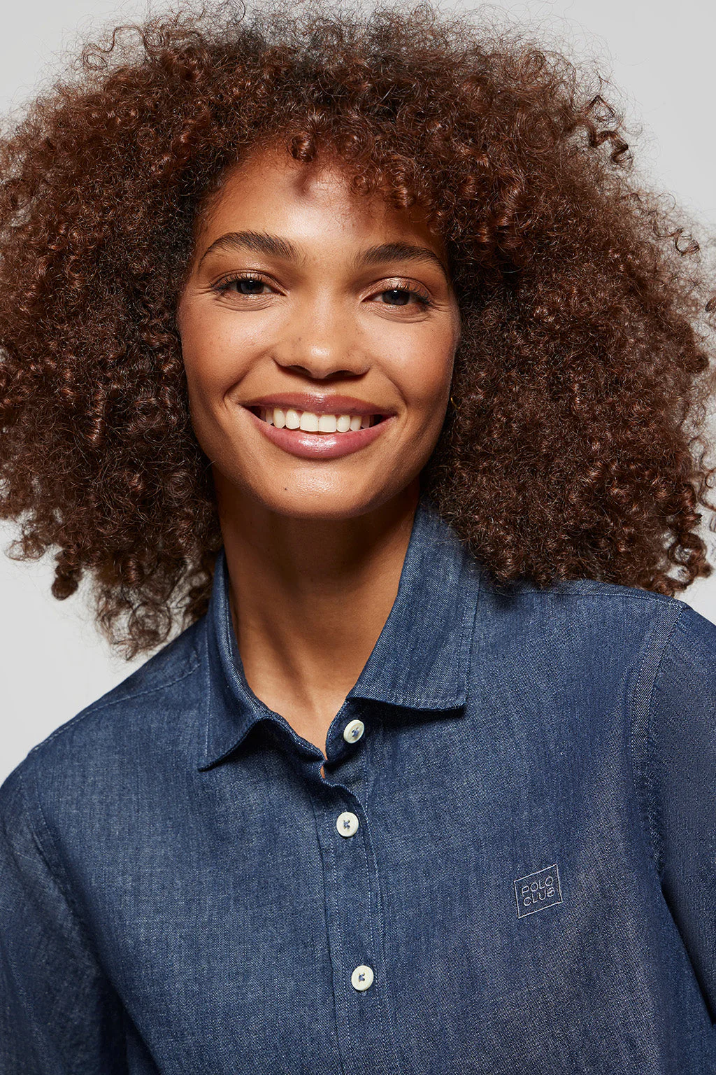 Camisa denim Loose Fit con logo bordado - Image 3