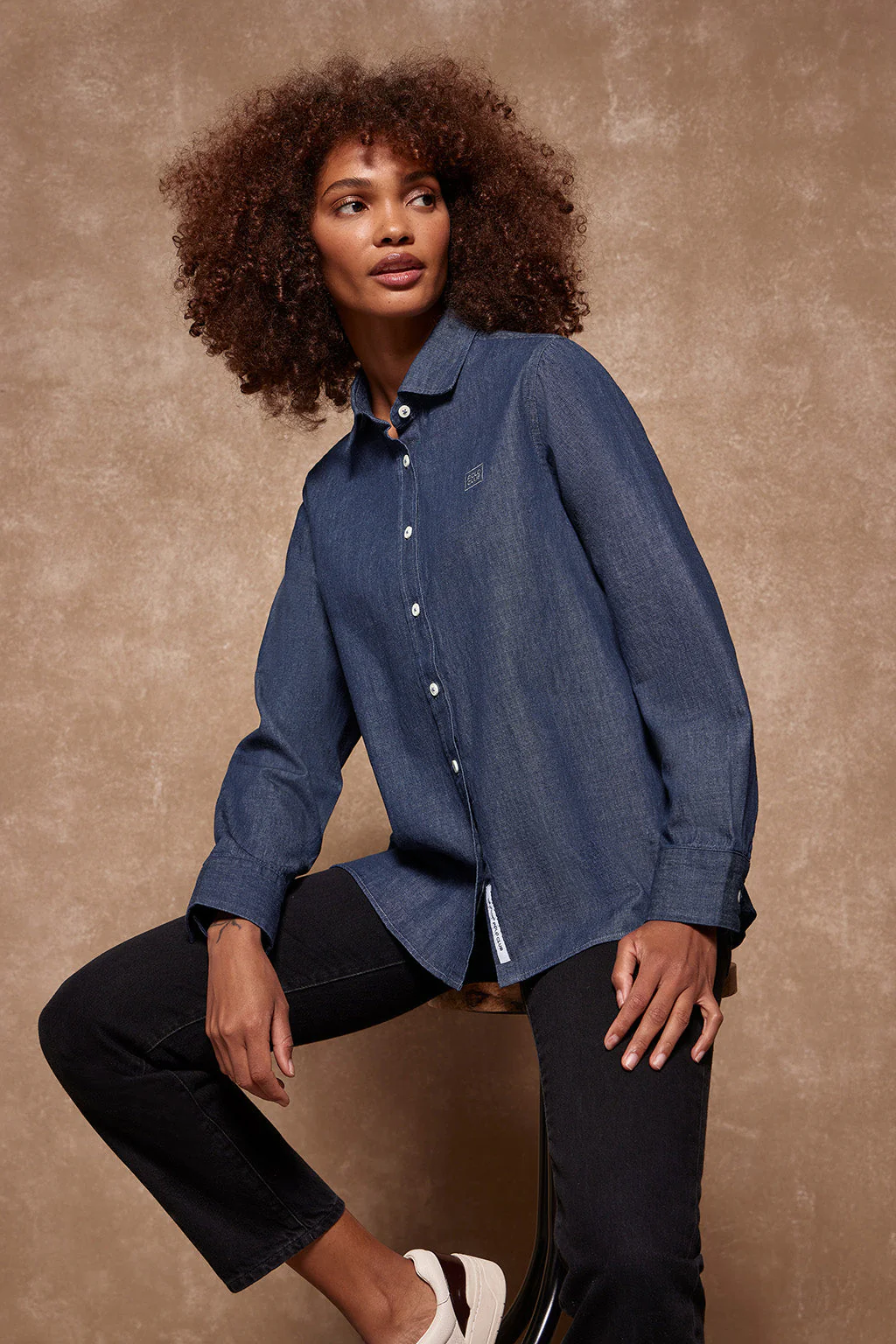 Camisa denim Loose Fit con logo bordado - Image 4