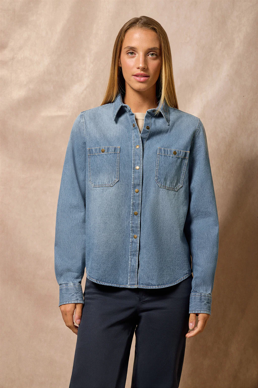 Camisa denim con dos bolsillos y detalle Polo Club - Image 5