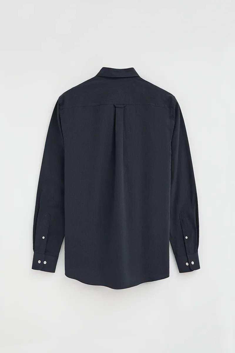 Camisa azul marino con efecto arrugado de corte regular con logo Rigby Go - Image 8