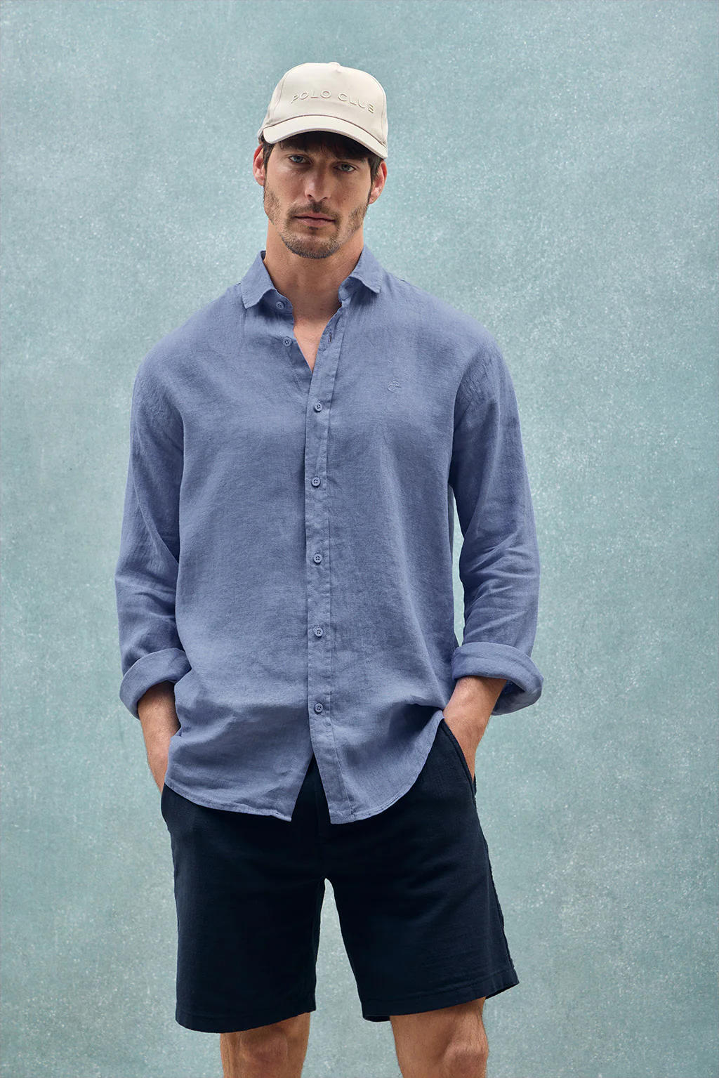 Camisa azul royal de lino garment dye con monograma bordado - Image 8