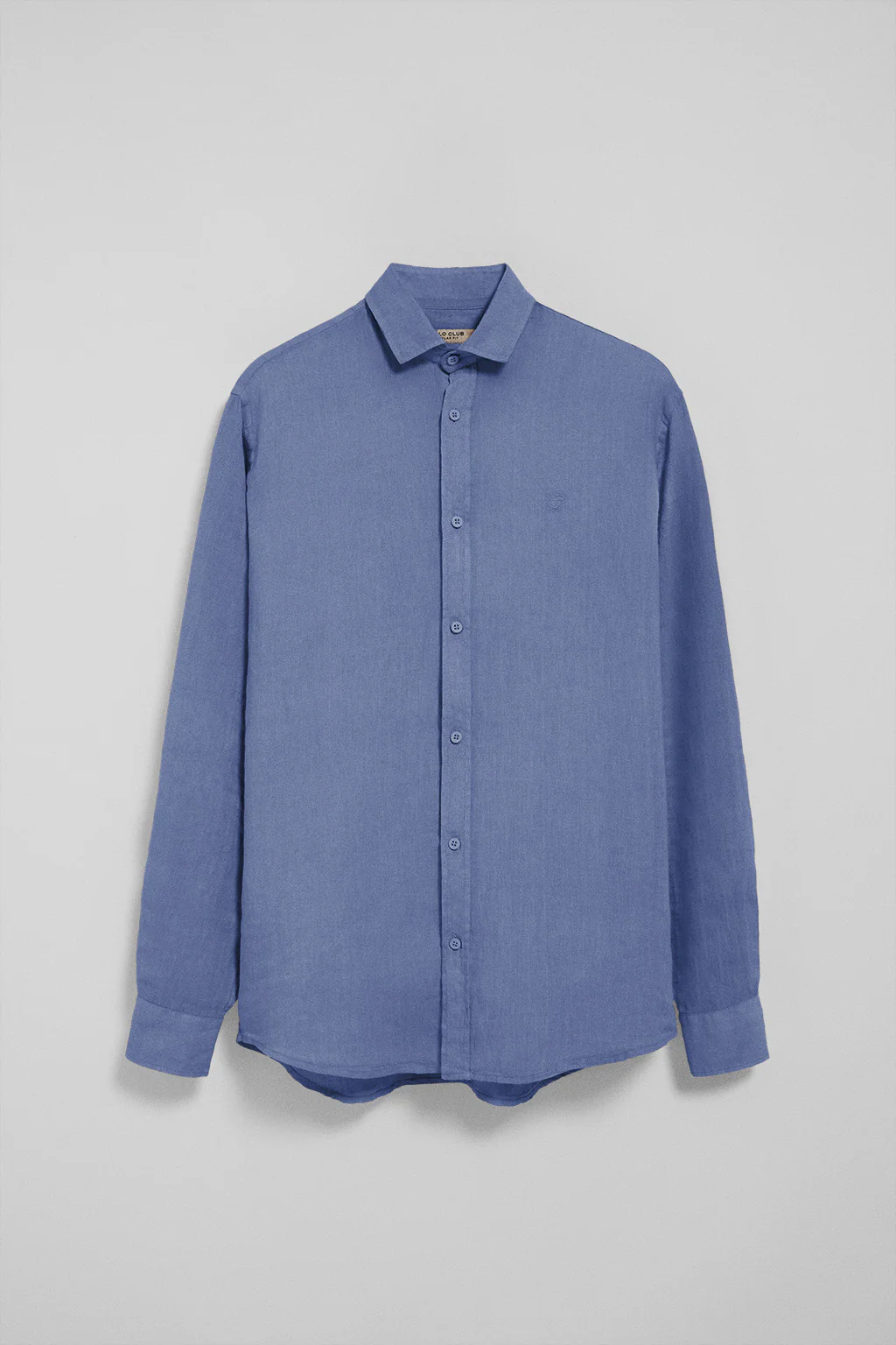 Camisa azul royal de lino garment dye con monograma bordado - Image 9