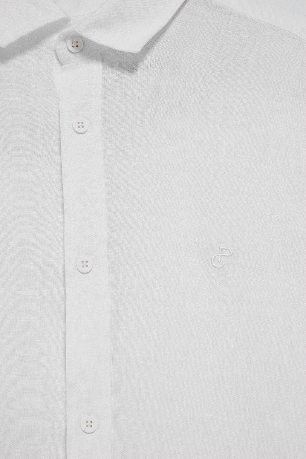 Camisa blanca de lino garment dye con monograma bordado - Image 6