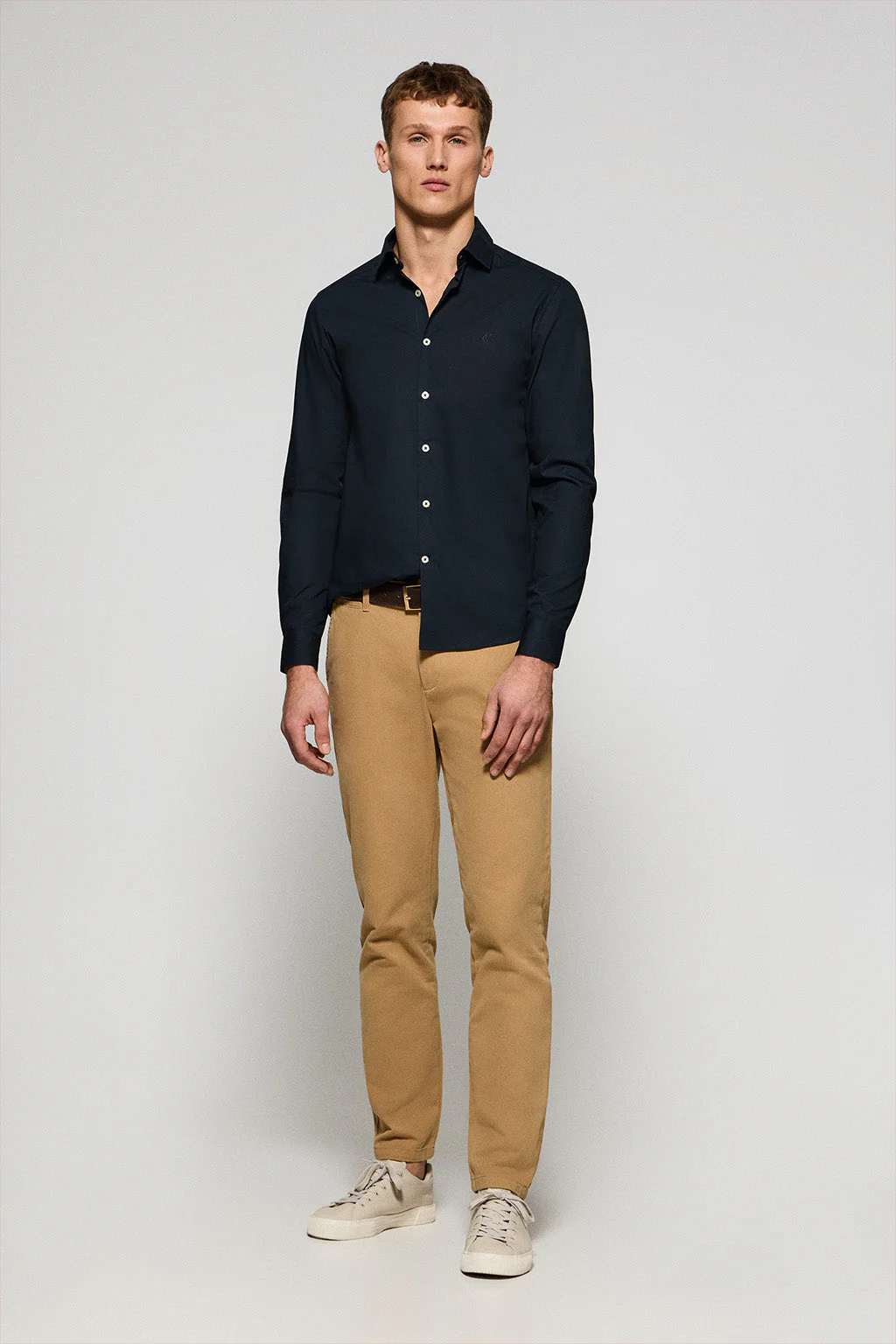 Camisa Super Slim de popelín azul marino con monograma bordado - Image 2