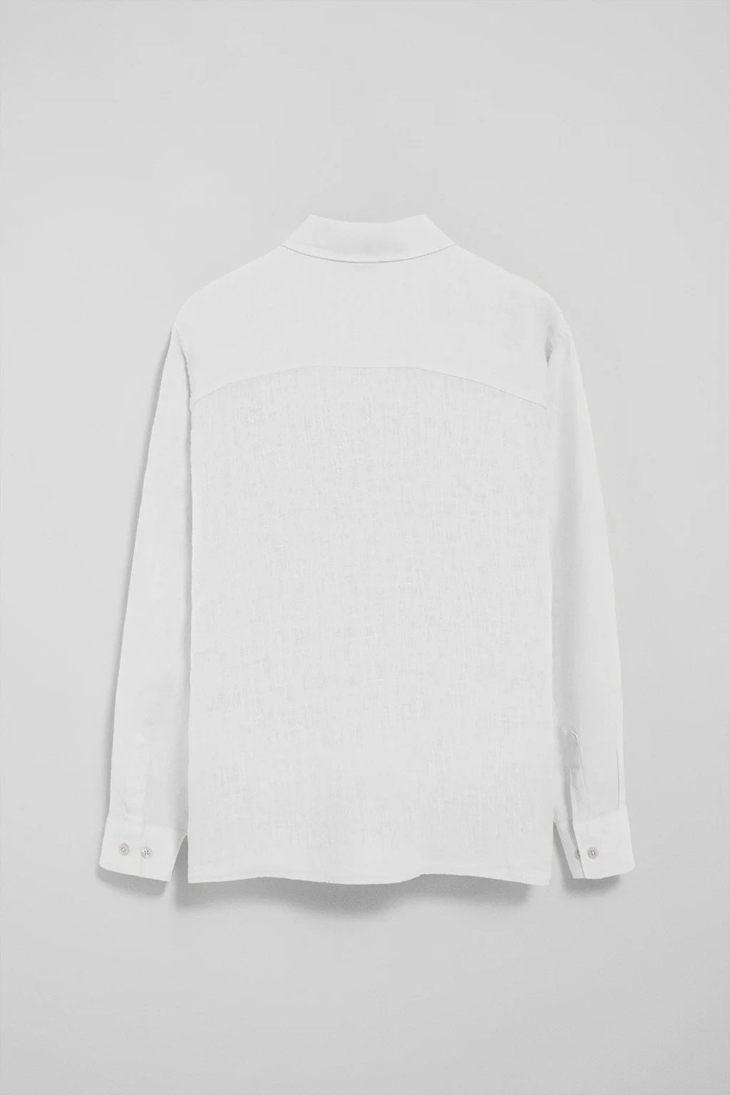 Camisa blanca garment dye de lino con monograma bordado - Image 8