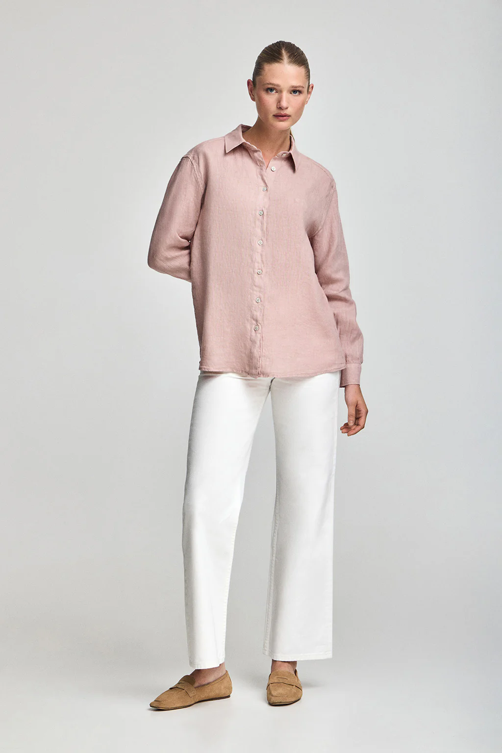 Camisa rosa taupe garment dye de lino con monograma bordado - Image 3