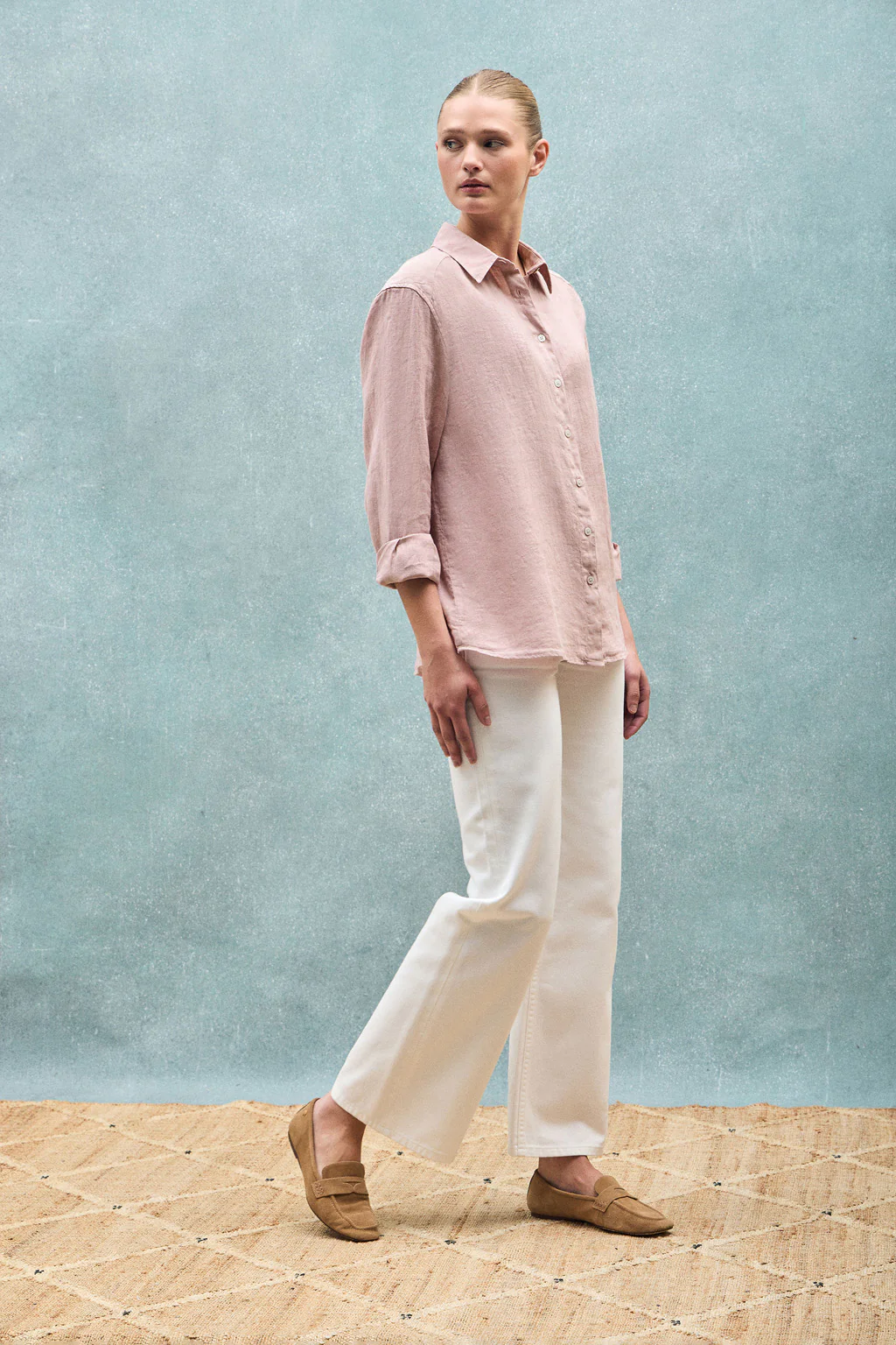 Camisa rosa taupe garment dye de lino con monograma bordado - Image 4