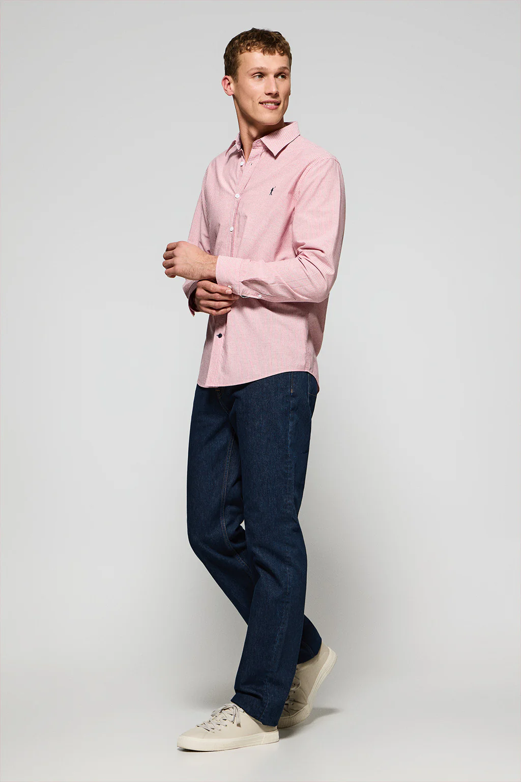 Camisa roja Pharrel de rayas con logo Rigby Go bordado - Image 4