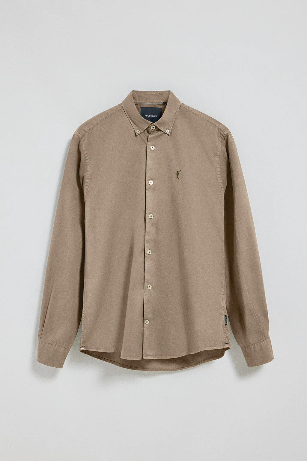 Camisa de sarga Princeton color camel con logo Rigby Go - Image 6
