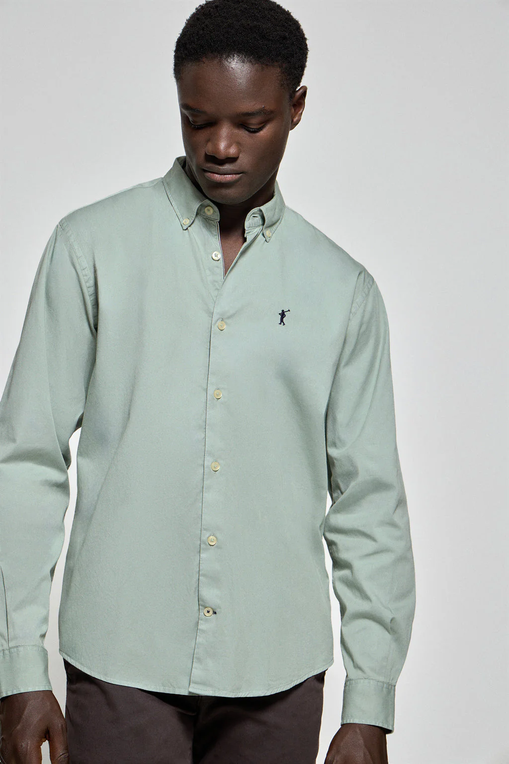 Camisa de sarga Princeton verde con logo Rigby Go - Image 4