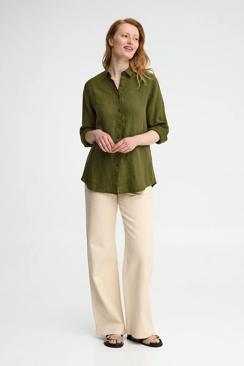 Camisa verde musgo de lino con corte relajado y bordado Polo Club - Image 4