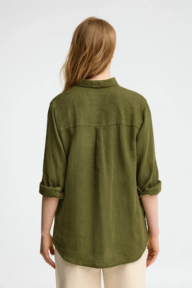 Camisa verde musgo de lino con corte relajado y bordado Polo Club - Image 5
