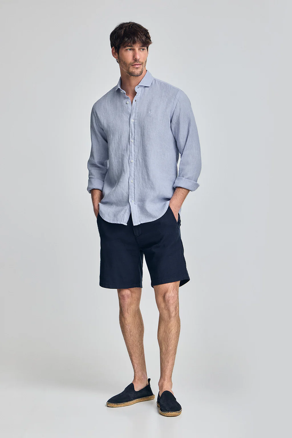 Camisa azul de lino garment dye con bordado Rigby Best - Image 3