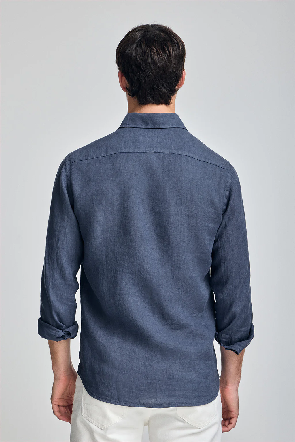Camisa azul marino de lino garment dye con bordado Rigby Best - Image 4