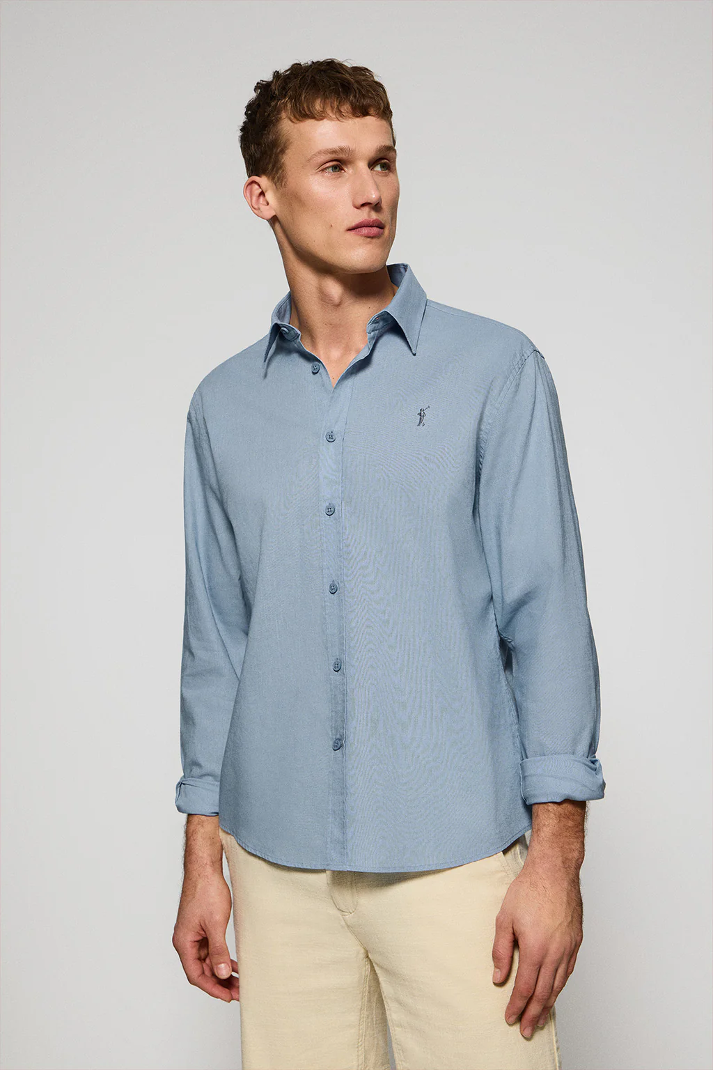 Camisa azul celeste regular de lino y algodón con bordado Rigby Go