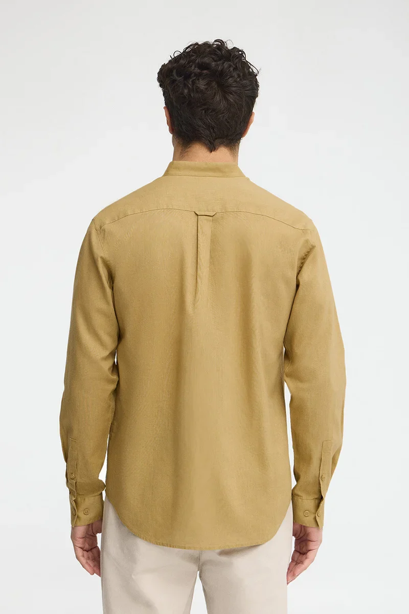 Camisa cotolino caqui con cuello mao, corte regular y bordado Rigby Go - Image 5