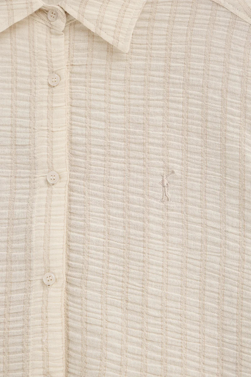 Camisa de rayas beige con efecto arrugado de corte holgado y bordado Rigby Go - Image 7