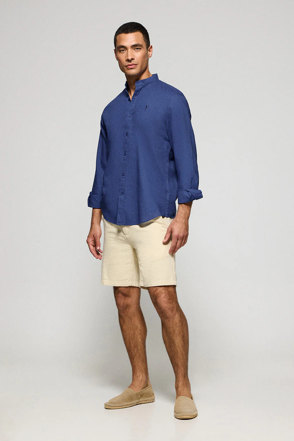Camisa azul royal de cuello mao de lino y algodón con bordado Rigby Go - Image 4