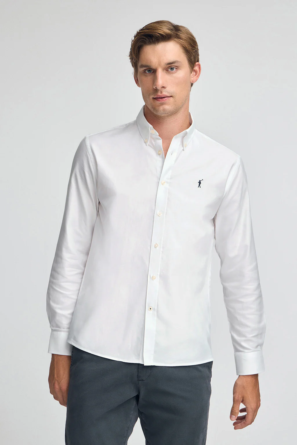 Camisa blanca de corte regular con logo Rigby Go