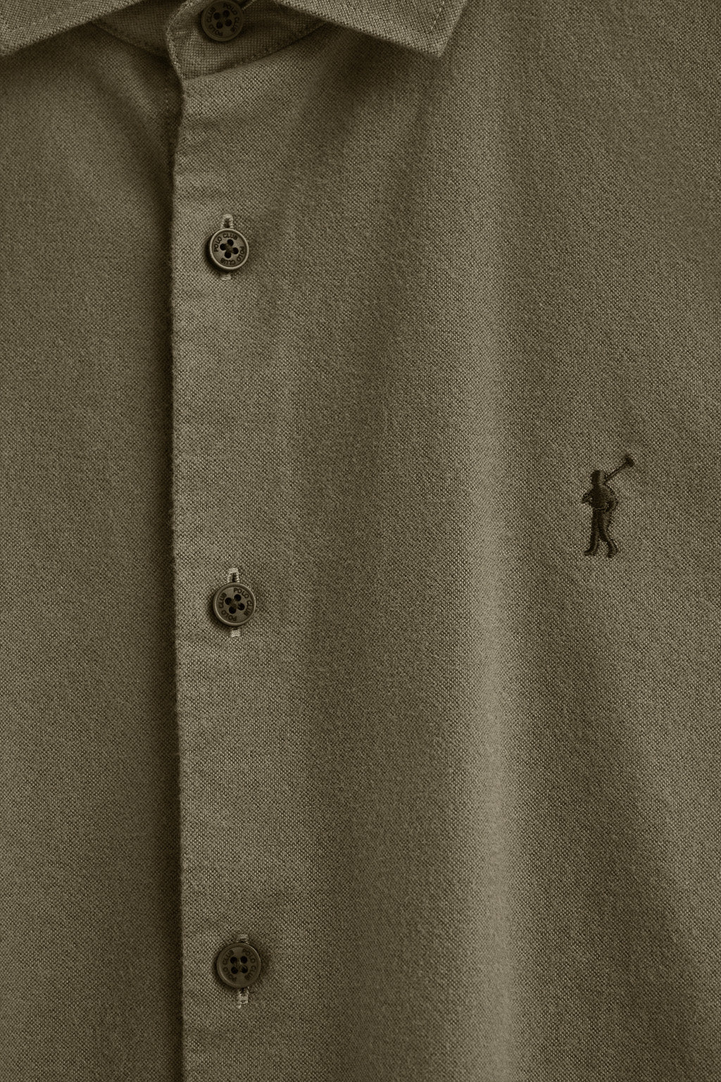 Camisa verde militar de corte slim y cuello italiano con logo Rigby Go - Image 6