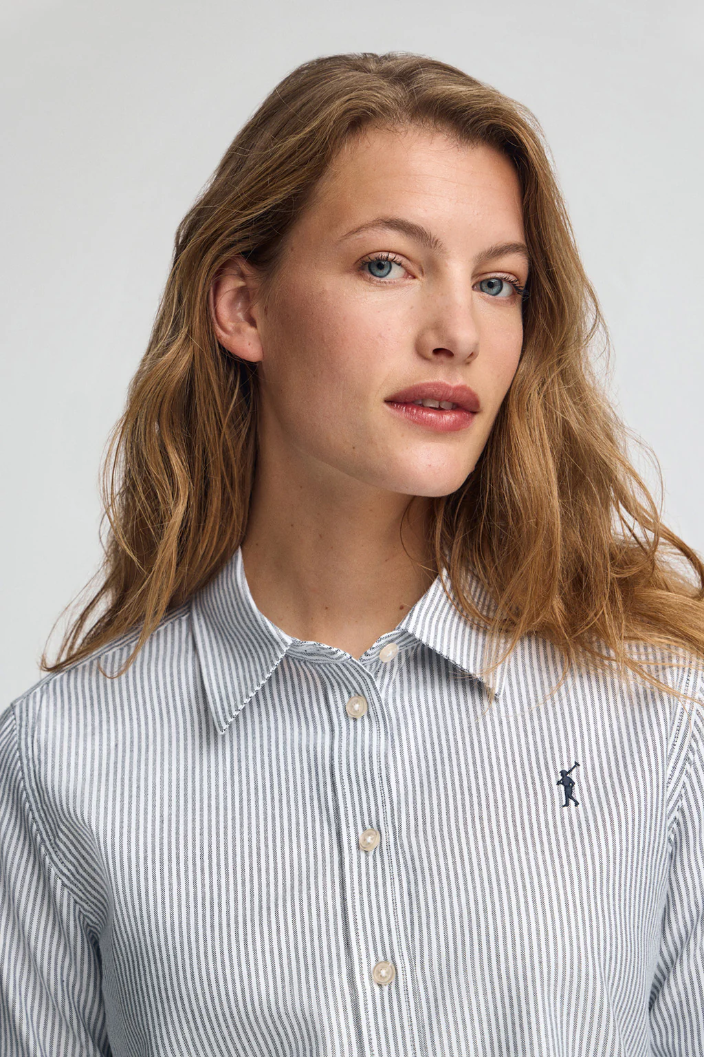 Camisa de rayas azul marino de corte regular con logo Rigby Go - Image 2