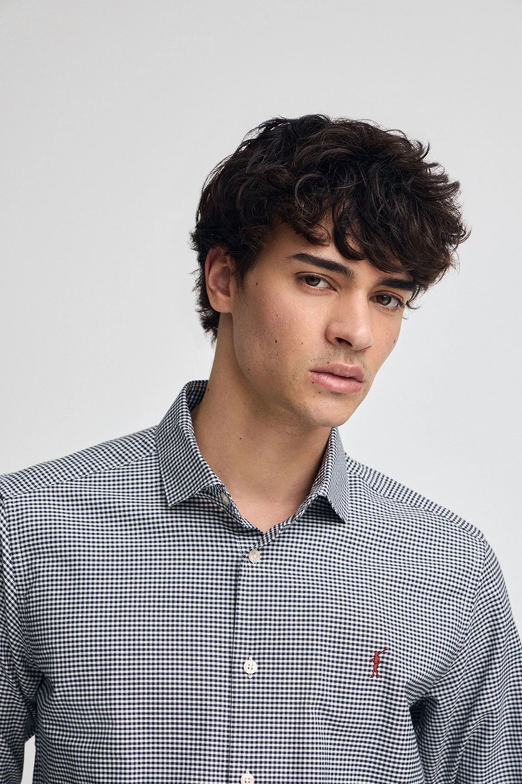 Camisa azul marina de corte slim y cuadros vichy con logo Rigby Go - Image 2