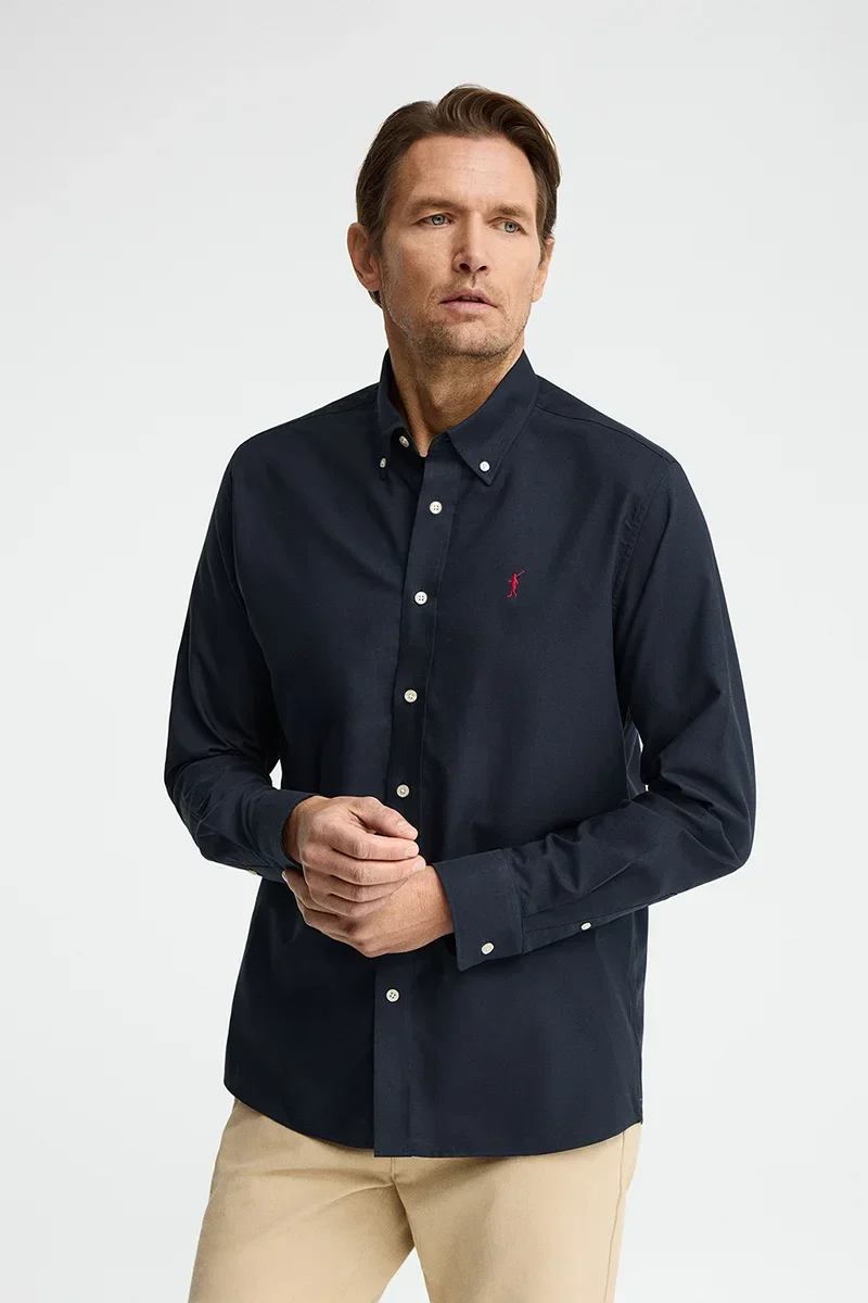 Camisa oxford azul marino de corte regular y logo Rigby Go